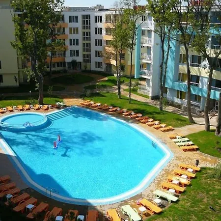 Amazing 2 Bedroom Next To The Apartmán *