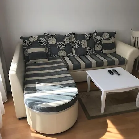 Amazing 2 Bedroom Next To The Apartmán *