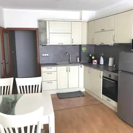 Amazing 2 Bedroom Next To The Slăntjev Brjag